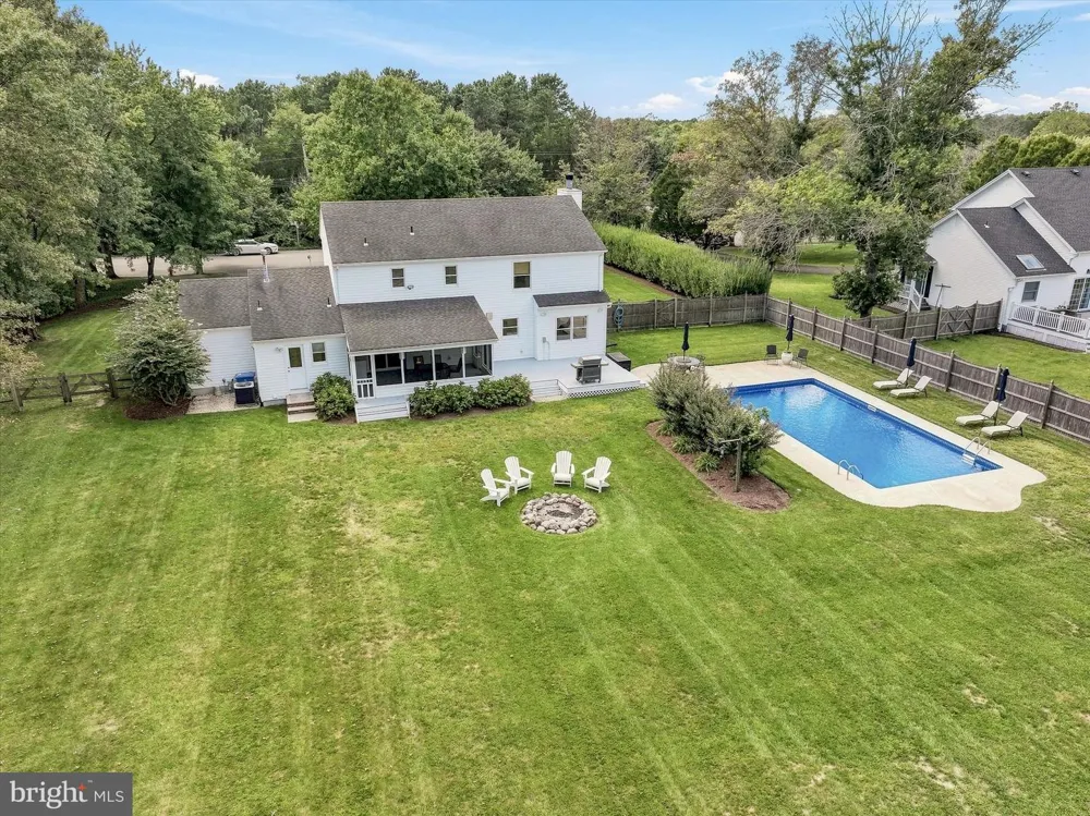 264 BEACHVIEW AVENUE Manahawkin, NJ 08050