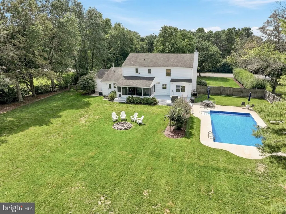 264 BEACHVIEW AVENUE Manahawkin, NJ 08050