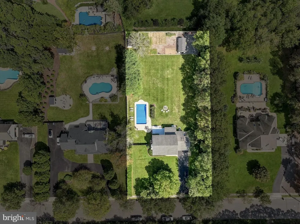 264 BEACHVIEW AVENUE Manahawkin, NJ 08050