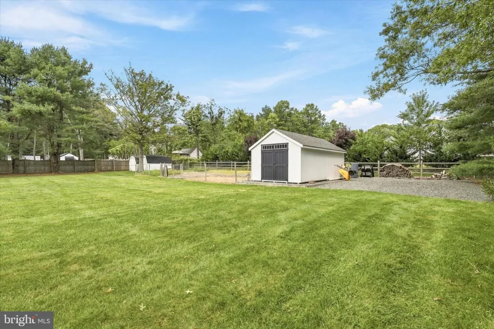 264 BEACHVIEW AVENUE Manahawkin, NJ 08050