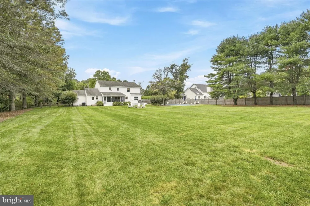 264 BEACHVIEW AVENUE Manahawkin, NJ 08050