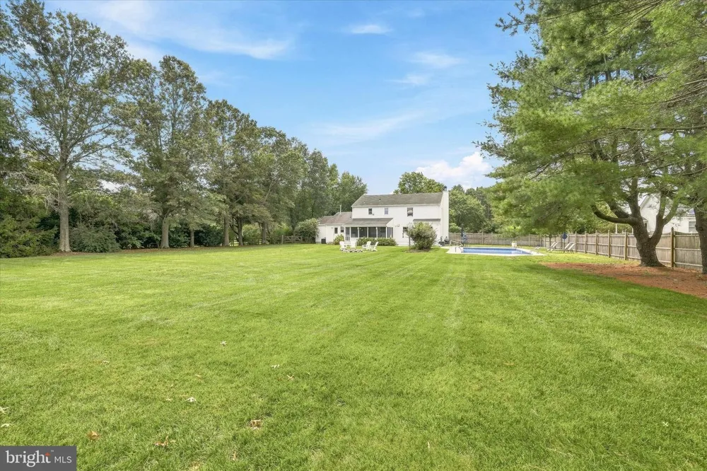 264 BEACHVIEW AVENUE Manahawkin, NJ 08050