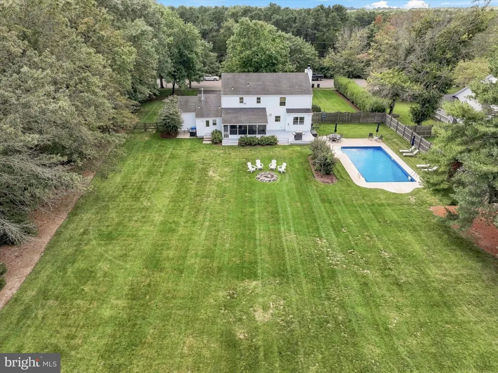 264 BEACHVIEW AVENUE Manahawkin, NJ 08050