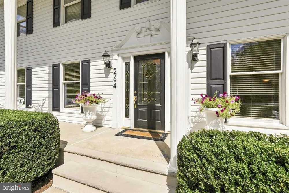 264 BEACHVIEW AVENUE Manahawkin, NJ 08050