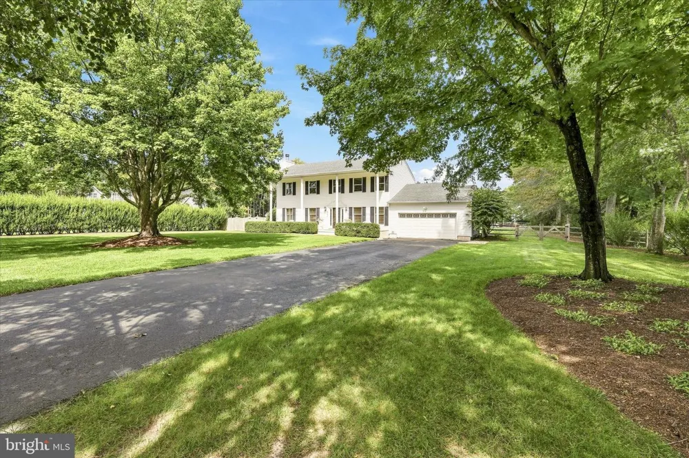 264 BEACHVIEW AVENUE Manahawkin, NJ 08050