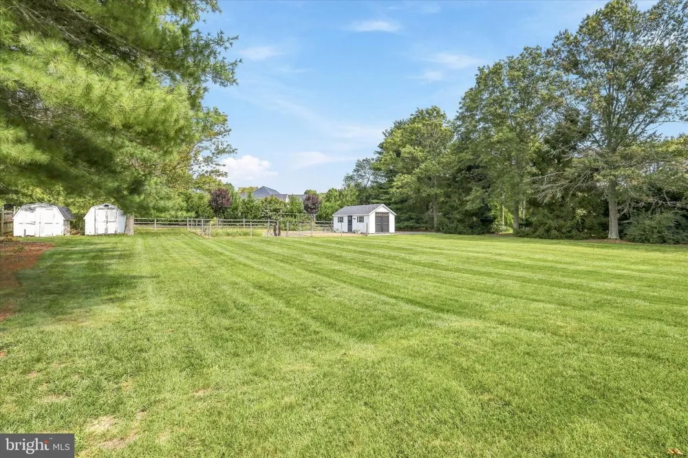 264 BEACHVIEW AVENUE Manahawkin, NJ 08050