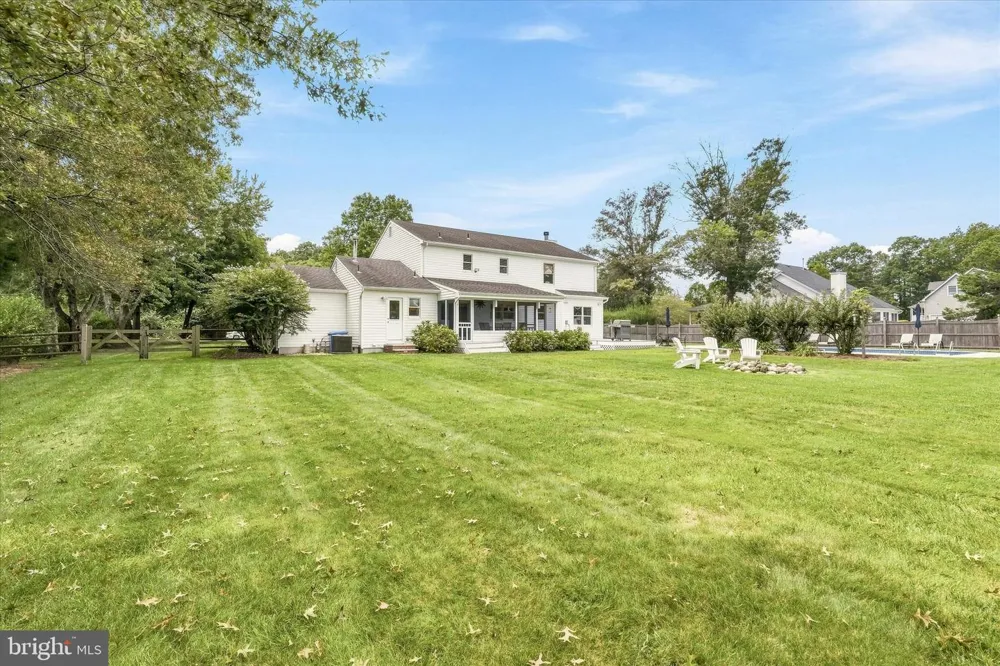 264 BEACHVIEW AVENUE Manahawkin, NJ 08050
