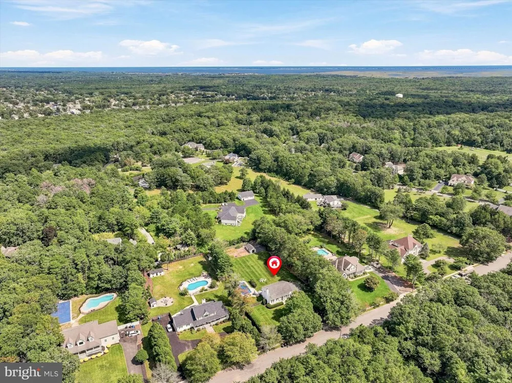 264 BEACHVIEW AVENUE Manahawkin, NJ 08050