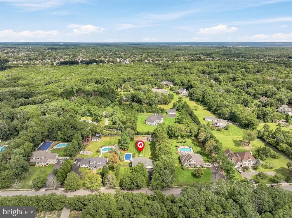 264 BEACHVIEW AVENUE Manahawkin, NJ 08050
