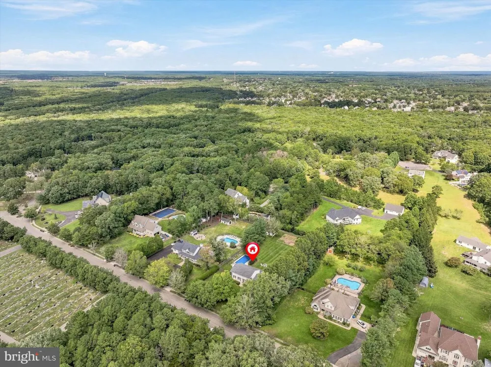 264 BEACHVIEW AVENUE Manahawkin, NJ 08050