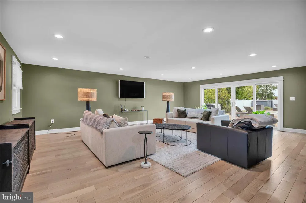 430 HIALEAH DRIVE Cherry Hill, NJ 08002