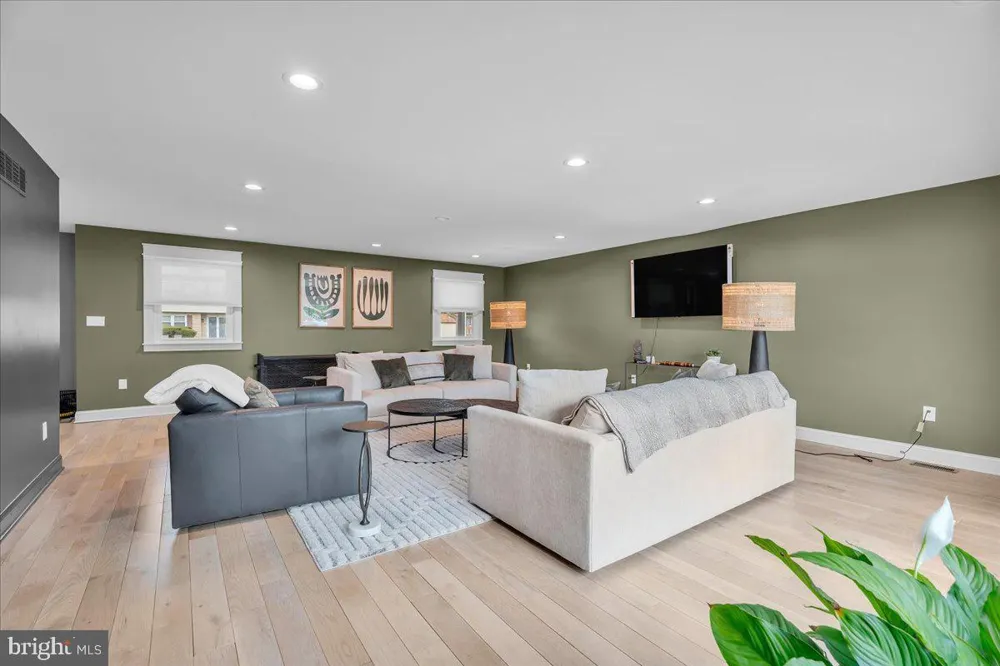 430 HIALEAH DRIVE Cherry Hill, NJ 08002