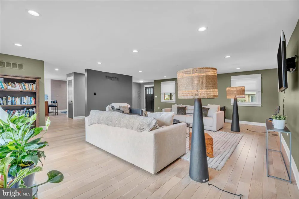 430 HIALEAH DRIVE Cherry Hill, NJ 08002