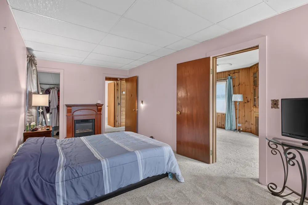 531 7th Street Michigan Center, MI 49254