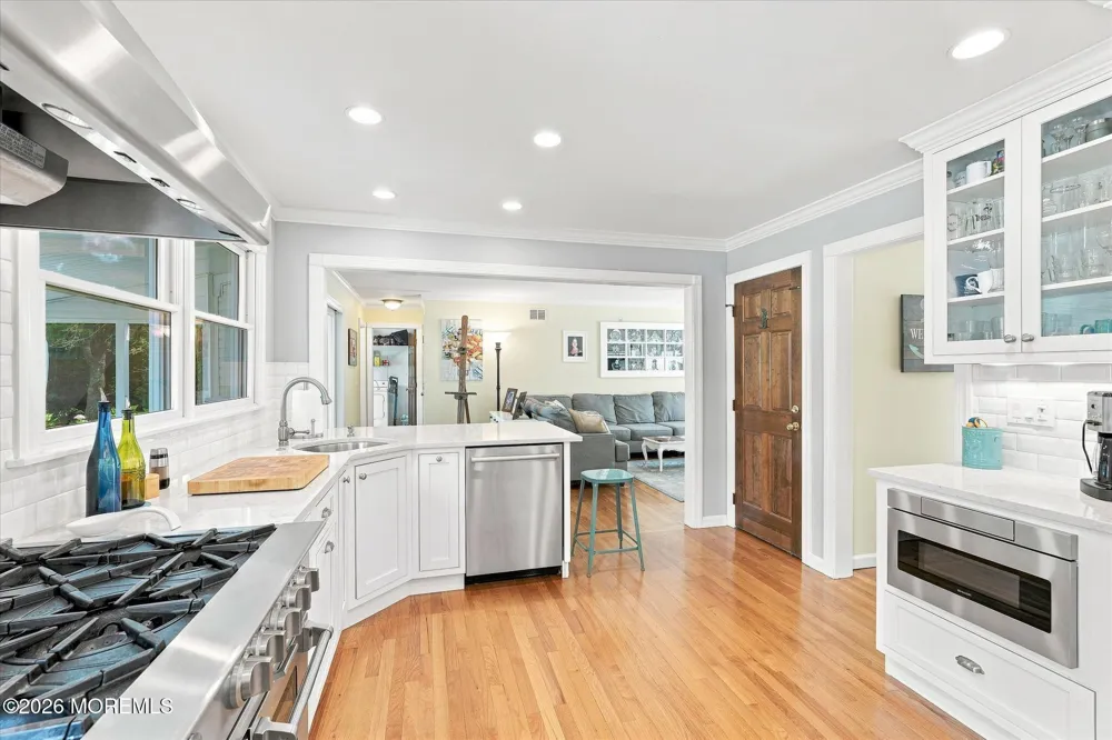 264 Beachview Avenue Manahawkin, NJ 08050