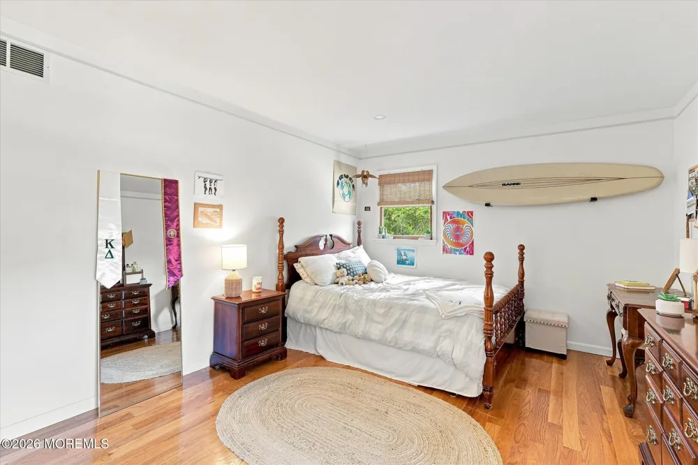 264 Beachview Avenue Manahawkin, NJ 08050