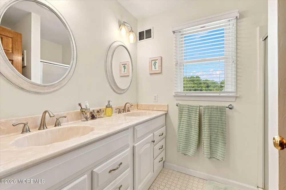 264 Beachview Avenue Manahawkin, NJ 08050