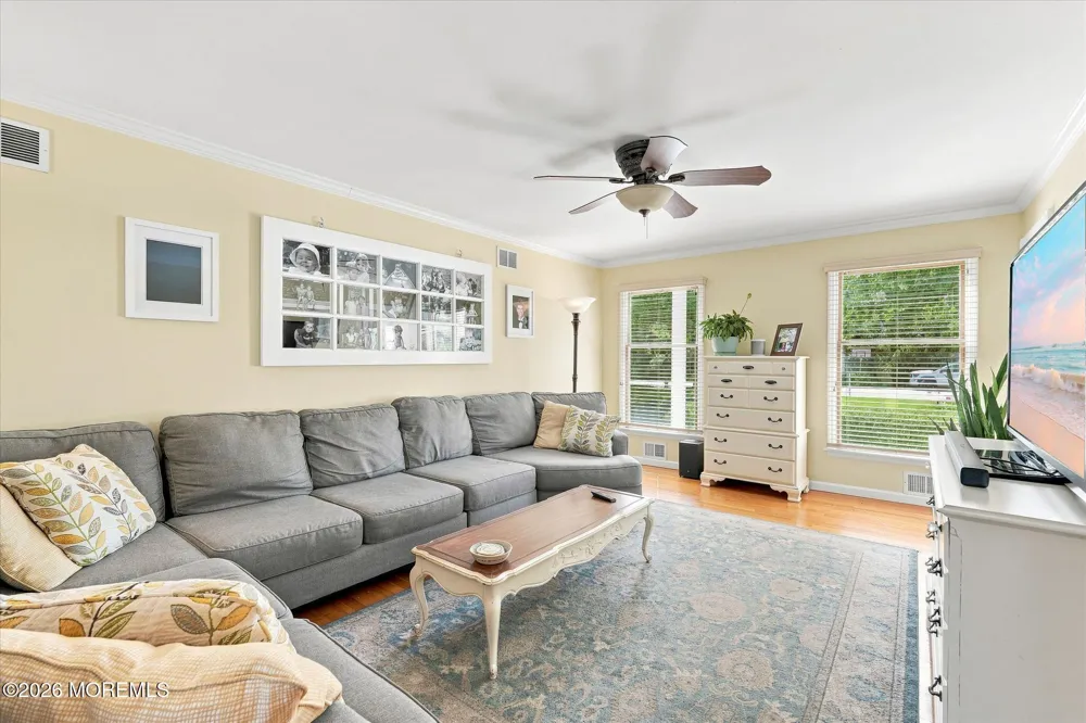 264 Beachview Avenue Manahawkin, NJ 08050