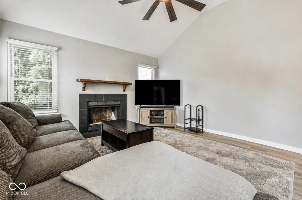 9516 Aberdare Drive Indianapolis, IN 46250