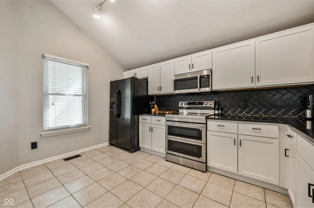 9516 Aberdare Drive Indianapolis, IN 46250