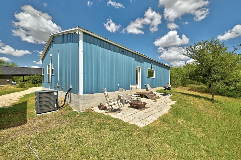4001 Barth Road Lockhart, TX 78644
