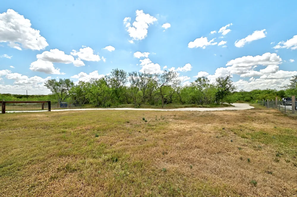 4001 Barth Road Lockhart, TX 78644