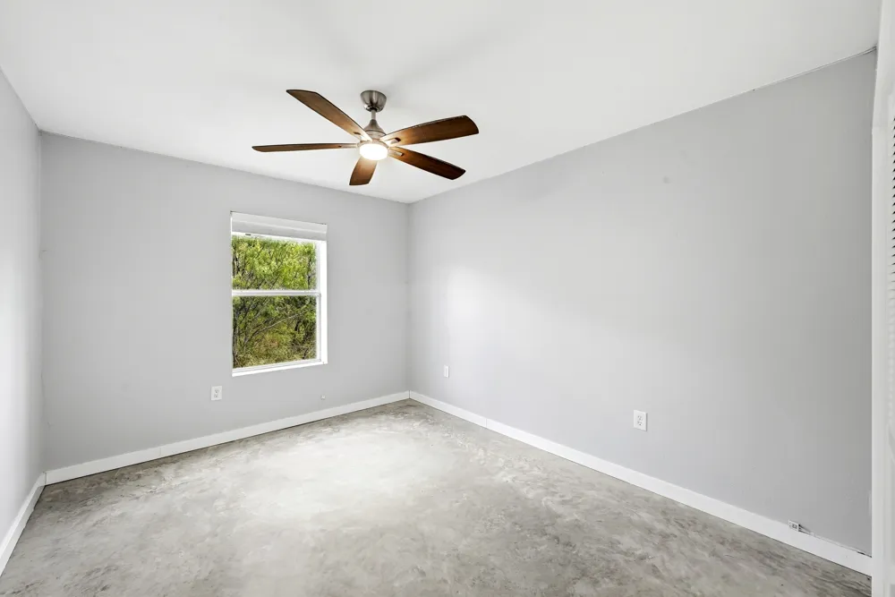 4001 Barth Road Lockhart, TX 78644
