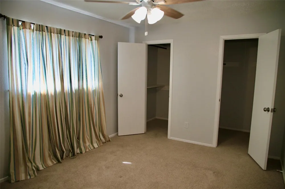 6209 Creekside Lane League City, TX 77573