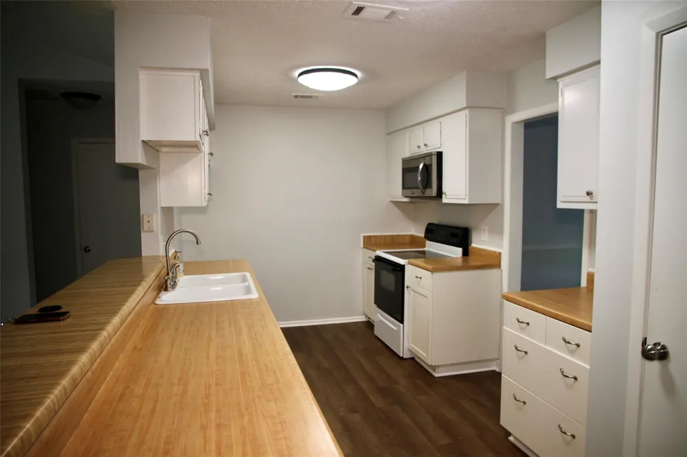 6209 Creekside Lane League City, TX 77573