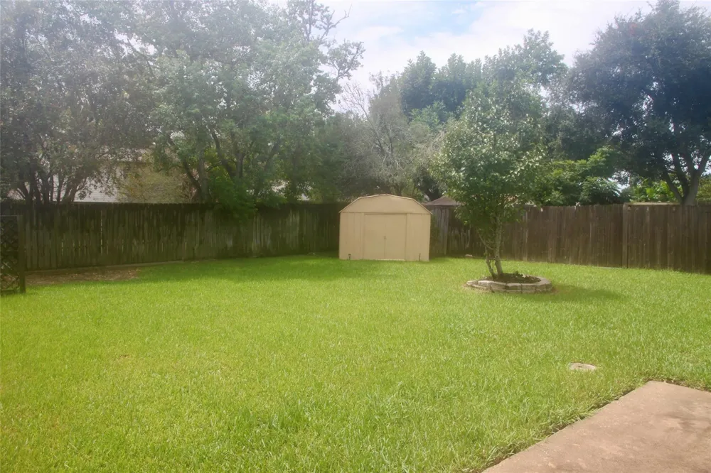 6209 Creekside Lane League City, TX 77573