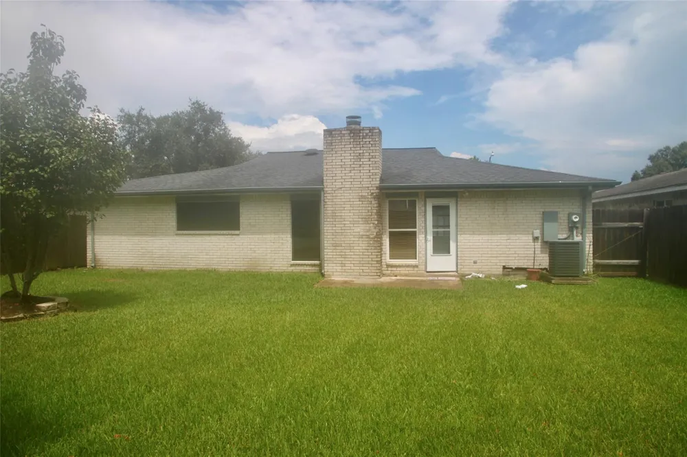 6209 Creekside Lane League City, TX 77573