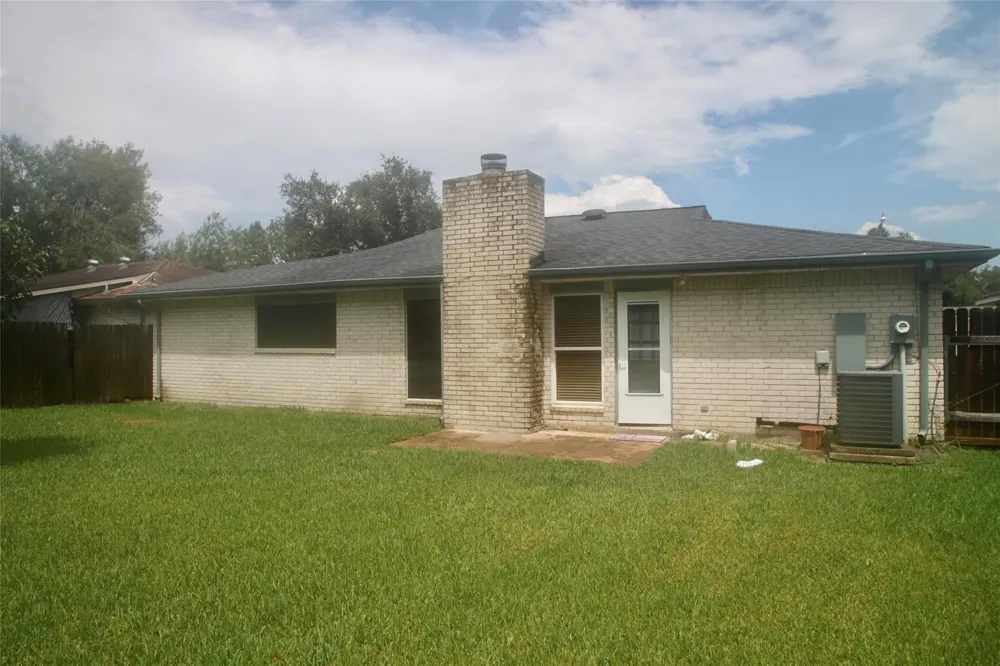 6209 Creekside Lane League City, TX 77573