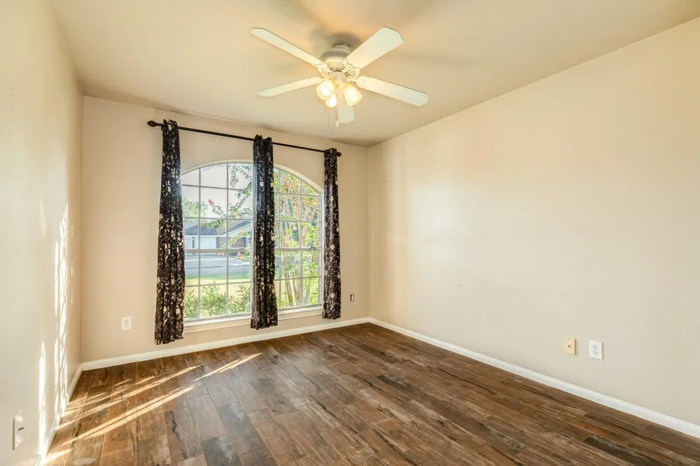 3425 Van Ness Drive Alvin, TX 77511
