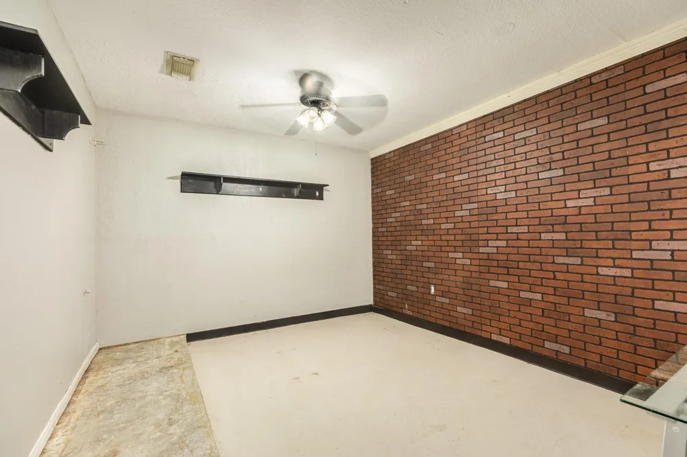 3425 Van Ness Drive Alvin, TX 77511
