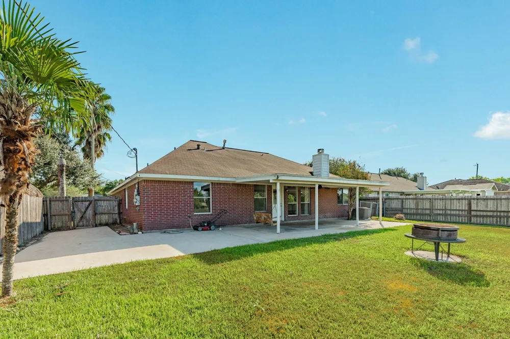 3425 Van Ness Drive Alvin, TX 77511