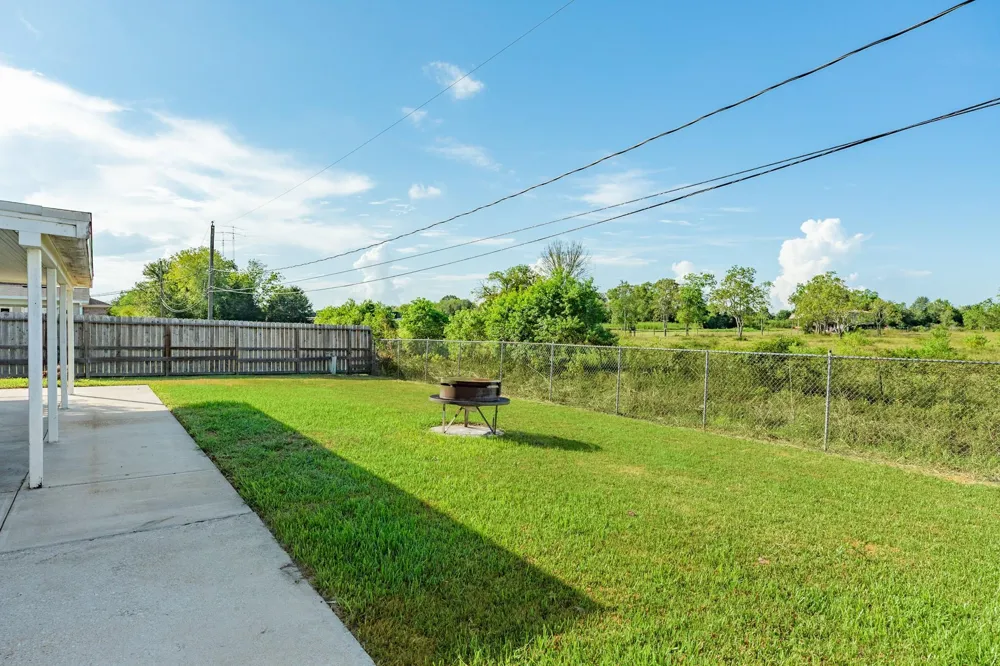 3425 Van Ness Drive Alvin, TX 77511