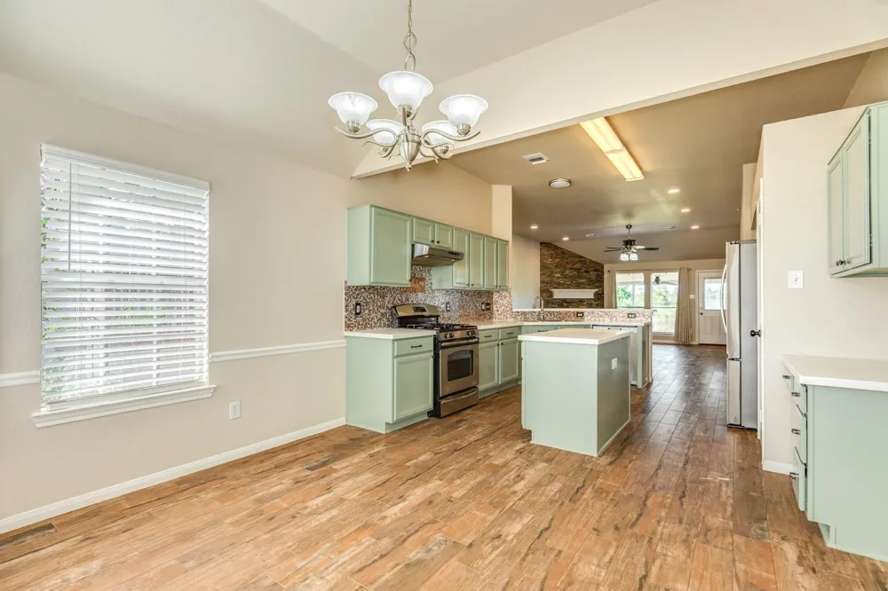 3425 Van Ness Drive Alvin, TX 77511