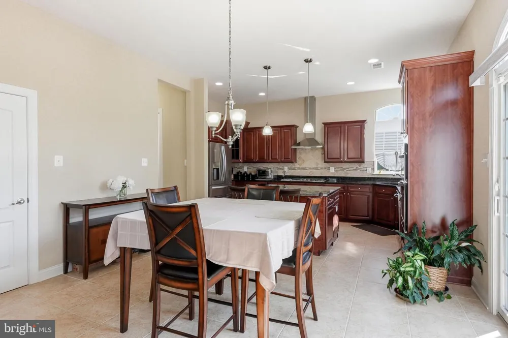 7 TRANSOM COURT Mount Laurel, NJ 08054