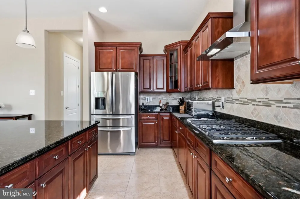 7 TRANSOM COURT Mount Laurel, NJ 08054