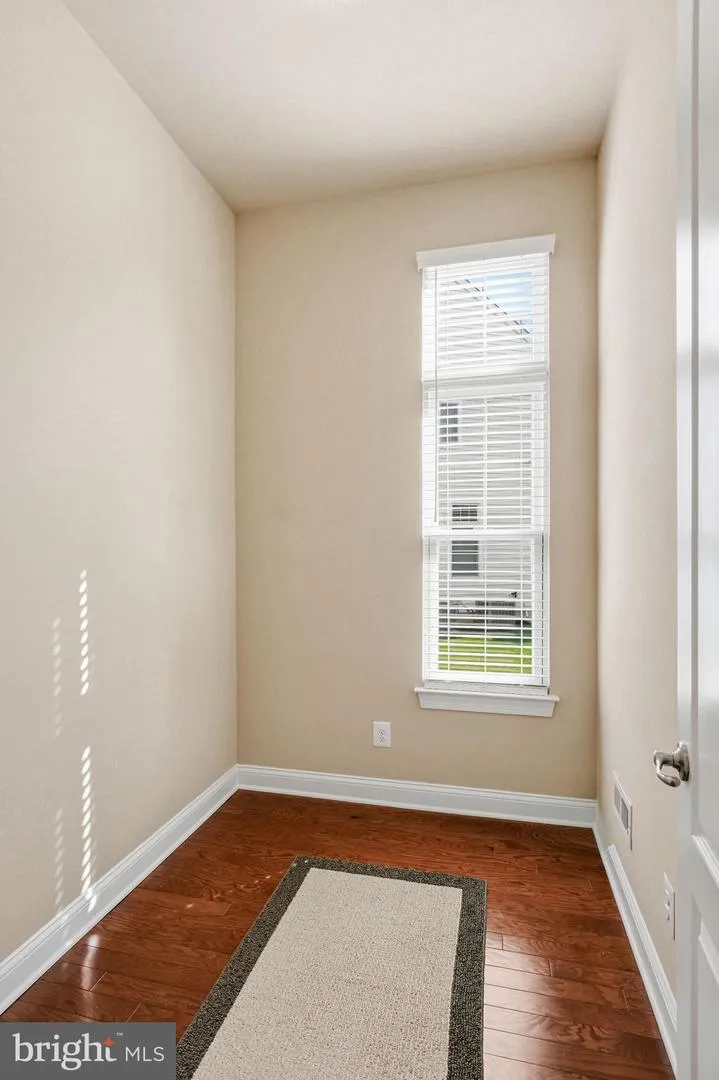 7 TRANSOM COURT Mount Laurel, NJ 08054