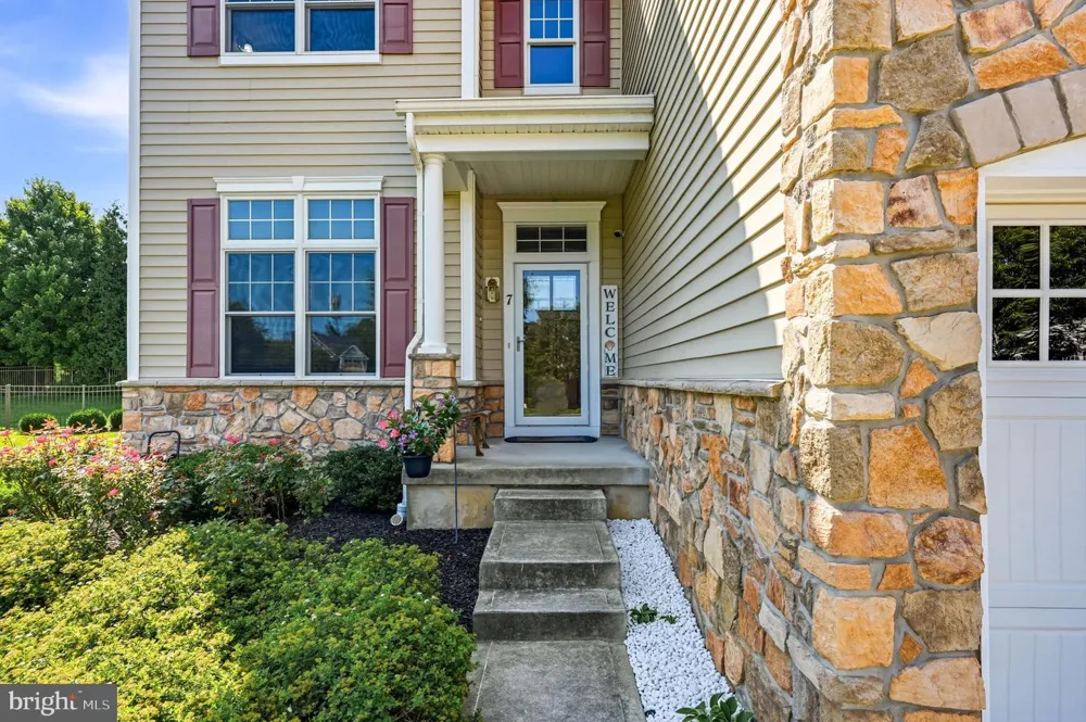 7 TRANSOM COURT Mount Laurel, NJ 08054