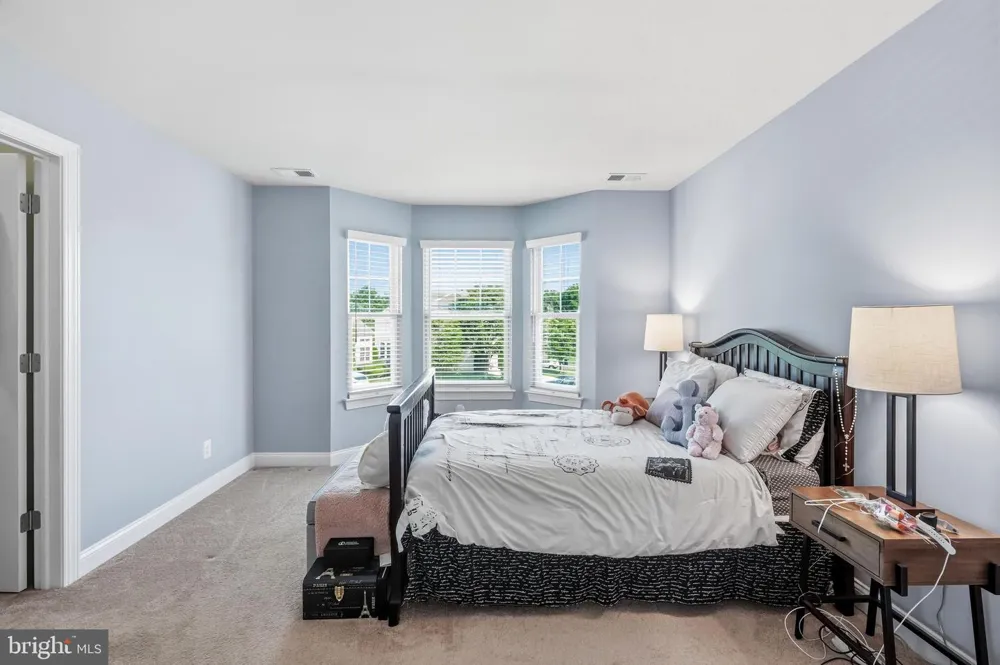 7 TRANSOM COURT Mount Laurel, NJ 08054