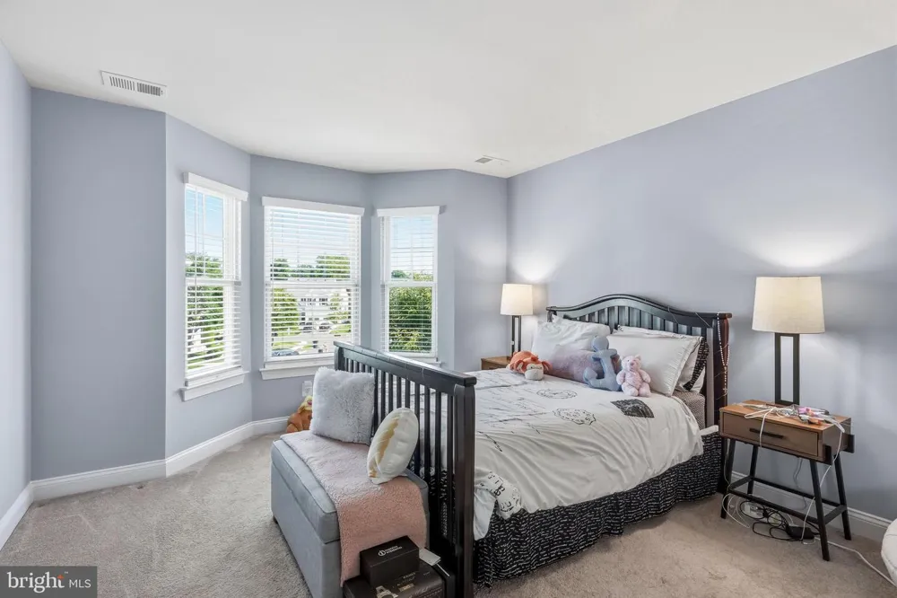 7 TRANSOM COURT Mount Laurel, NJ 08054