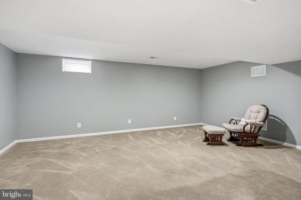 7 TRANSOM COURT Mount Laurel, NJ 08054