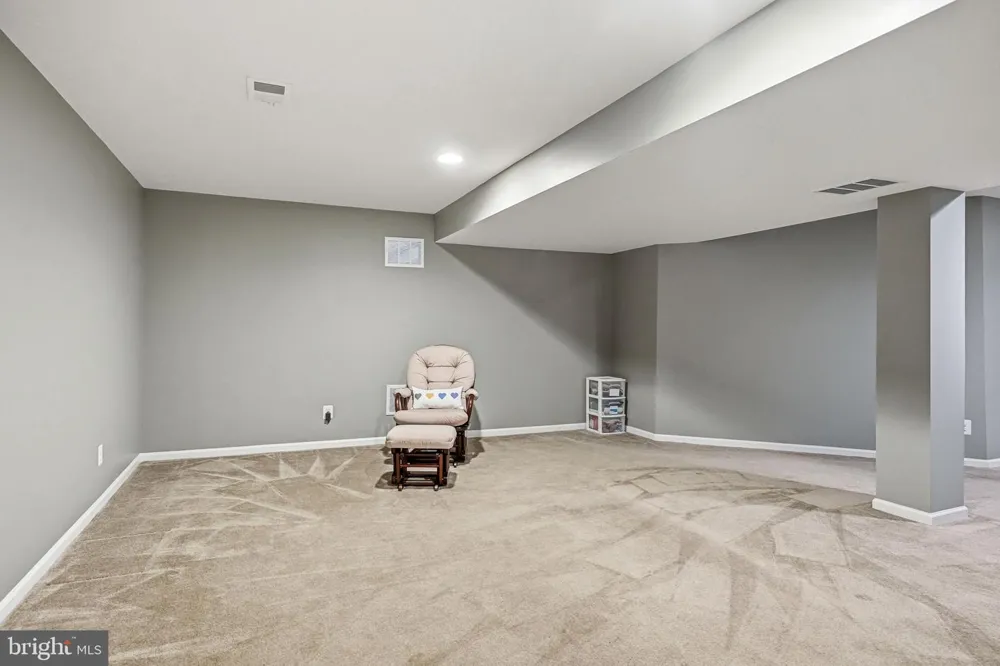 7 TRANSOM COURT Mount Laurel, NJ 08054