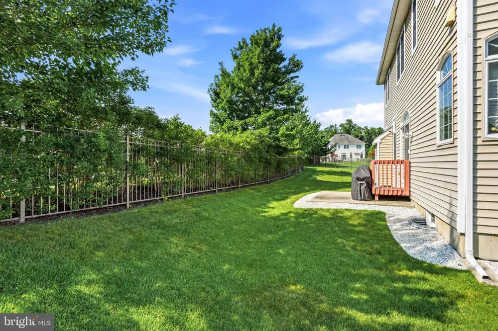 7 TRANSOM COURT Mount Laurel, NJ 08054