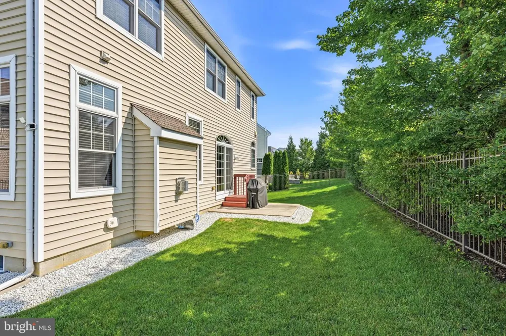 7 TRANSOM COURT Mount Laurel, NJ 08054