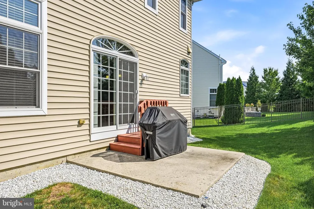 7 TRANSOM COURT Mount Laurel, NJ 08054
