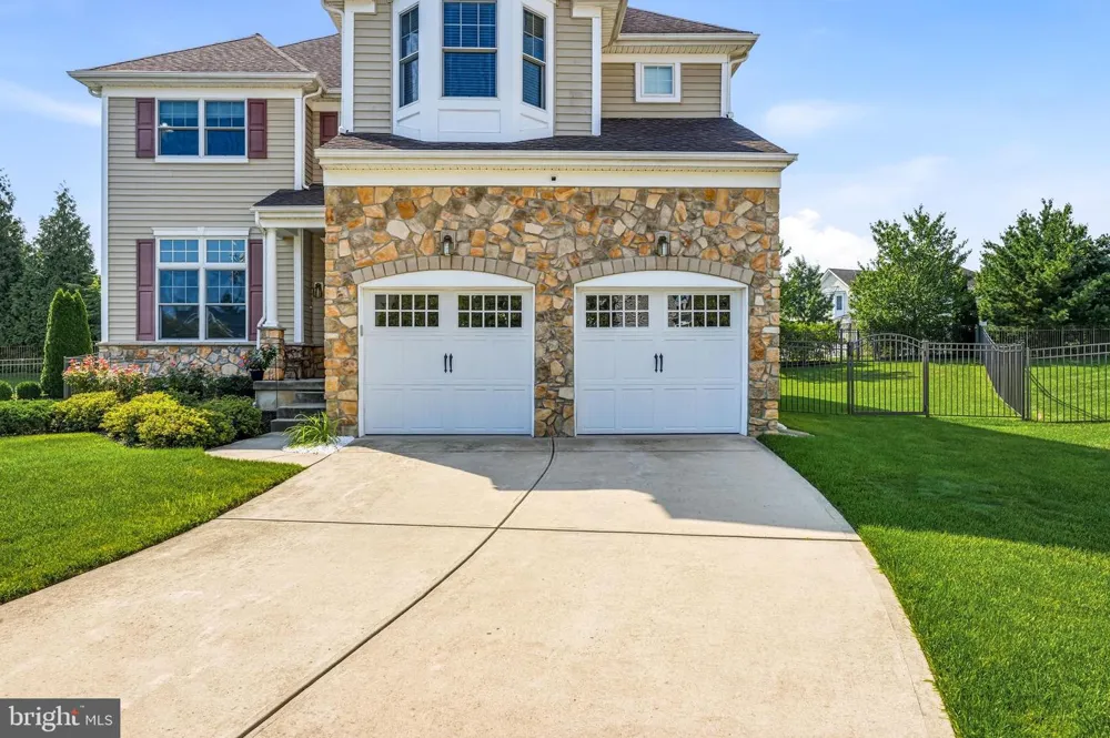 7 TRANSOM COURT Mount Laurel, NJ 08054