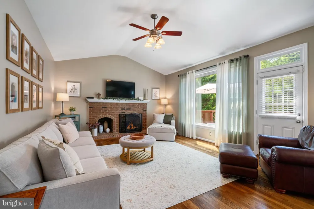 15547 ATTERBURY COURT Dumfries, VA 22025